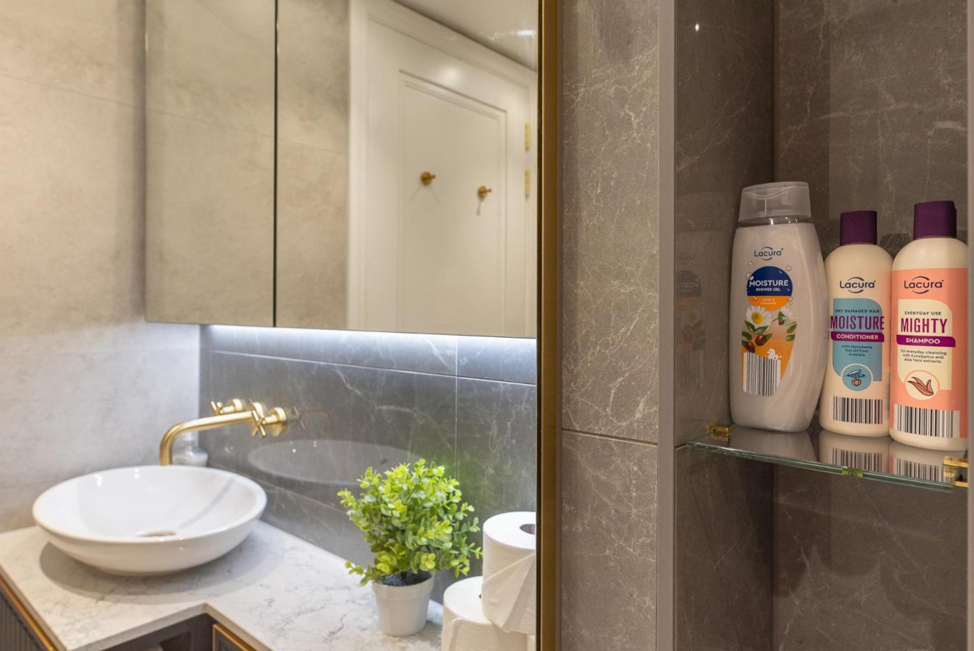 Premium 2-bedroom Flat With Lift & Private Balcony In Clerkenwell, Barbican * Londres