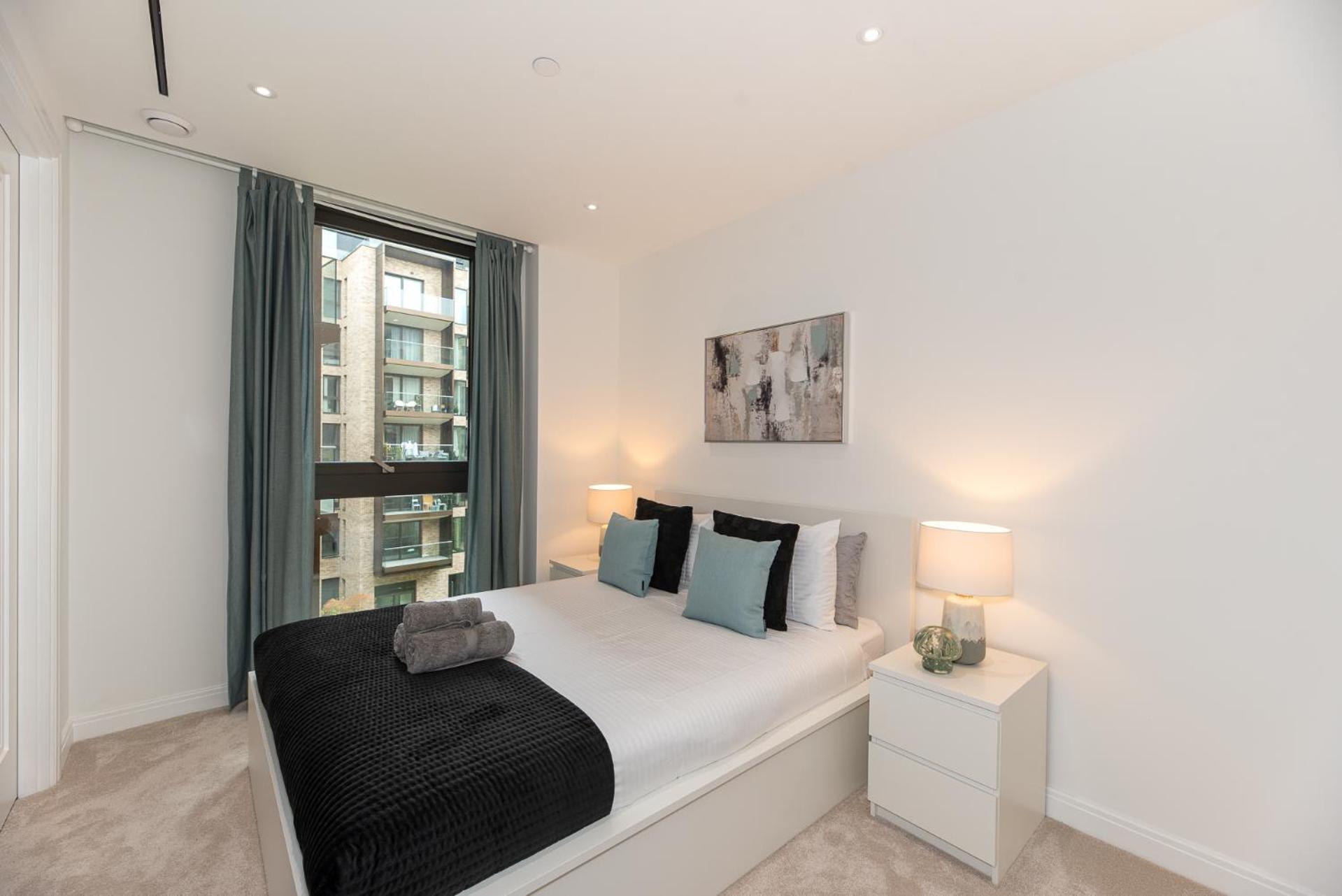 Premium 2-bedroom Flat With Lift & Private Balcony In Clerkenwell, Barbican