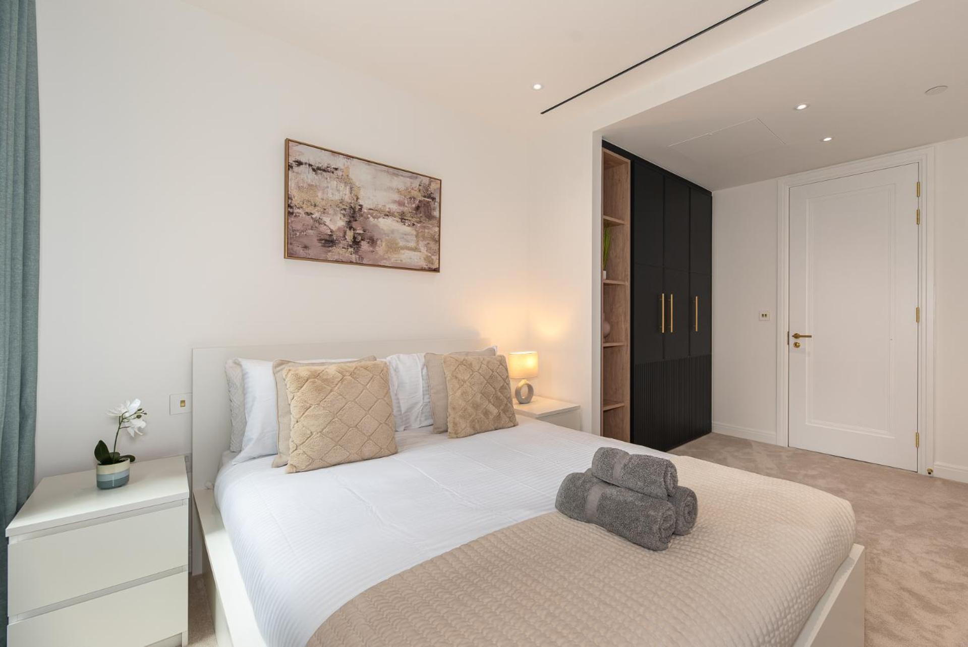 Premium 2-bedroom Flat With Lift & Private Balcony In Clerkenwell, Barbican Londres